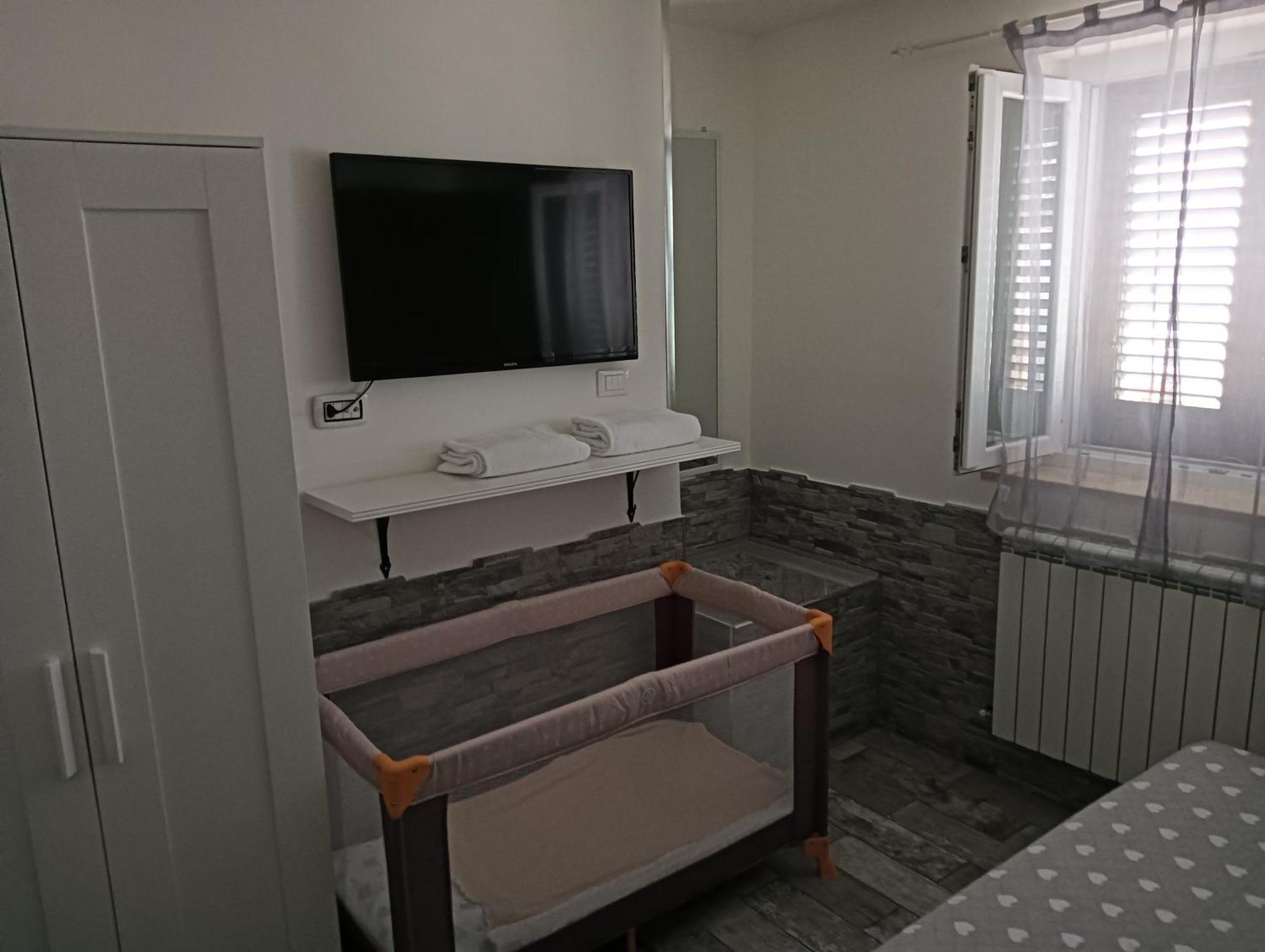 Maria Turistico Apartment Fiumicino Bagian luar foto