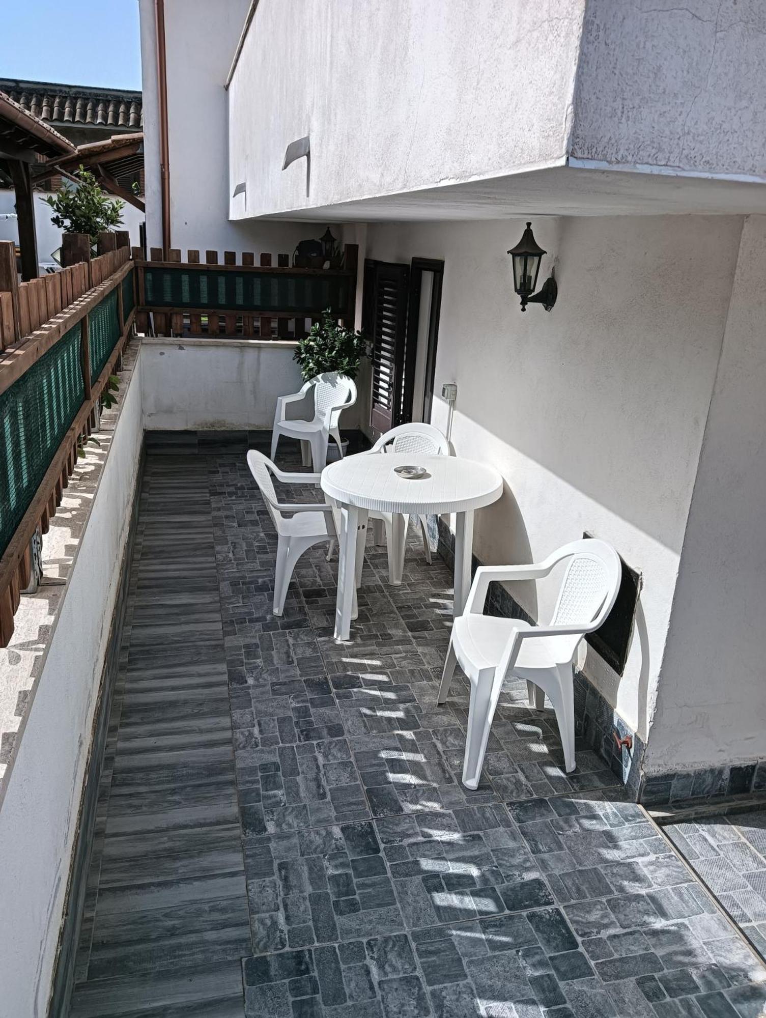 Maria Turistico Apartment Fiumicino Bagian luar foto