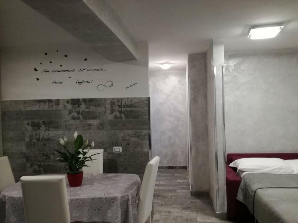 Maria Turistico Apartment Fiumicino Bagian luar foto